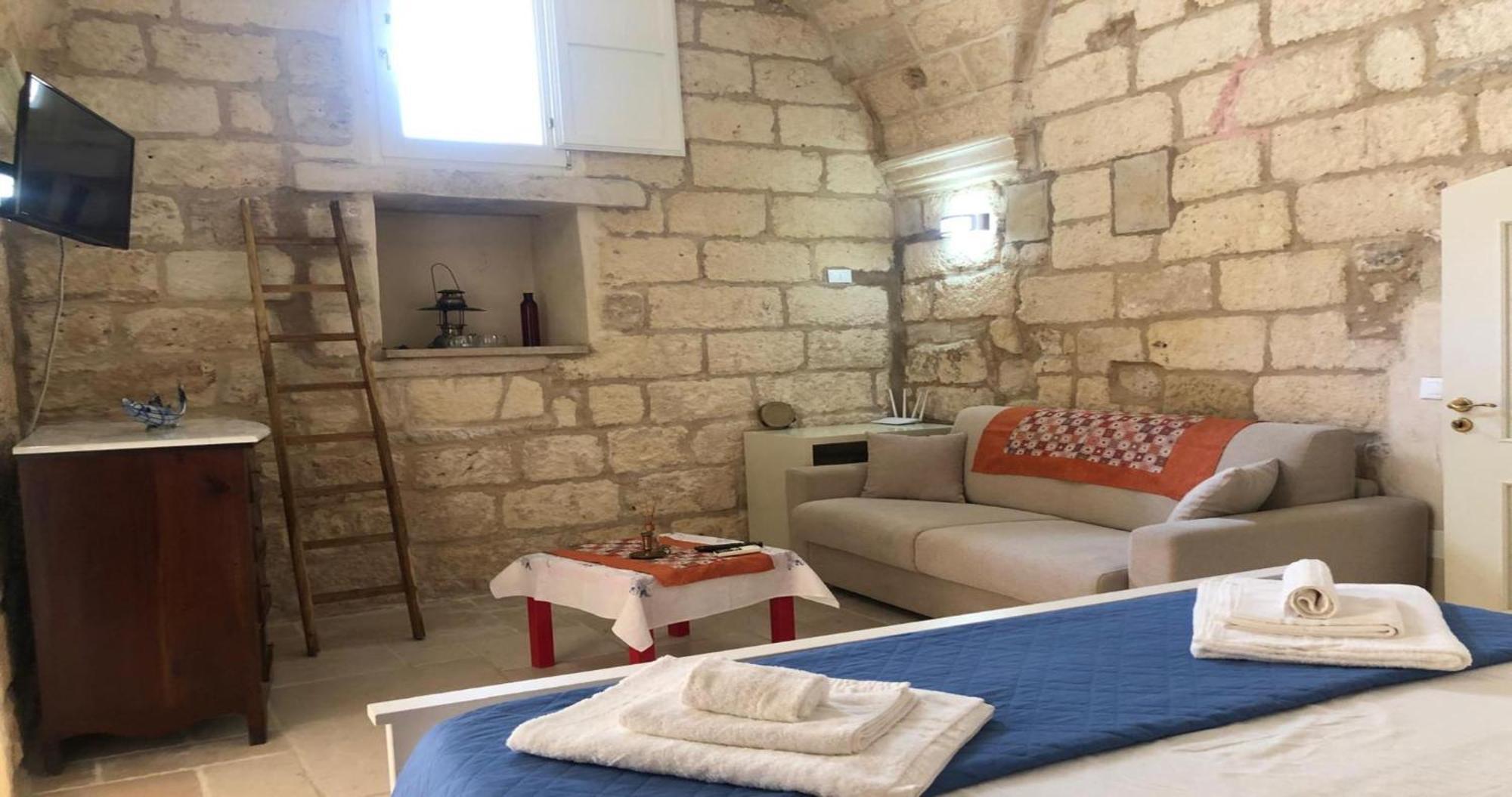 Odegos Monolocali Vico Sant'Antonio Villa การ์ปิญาโน ซาเลนติโน ภายนอก รูปภาพ