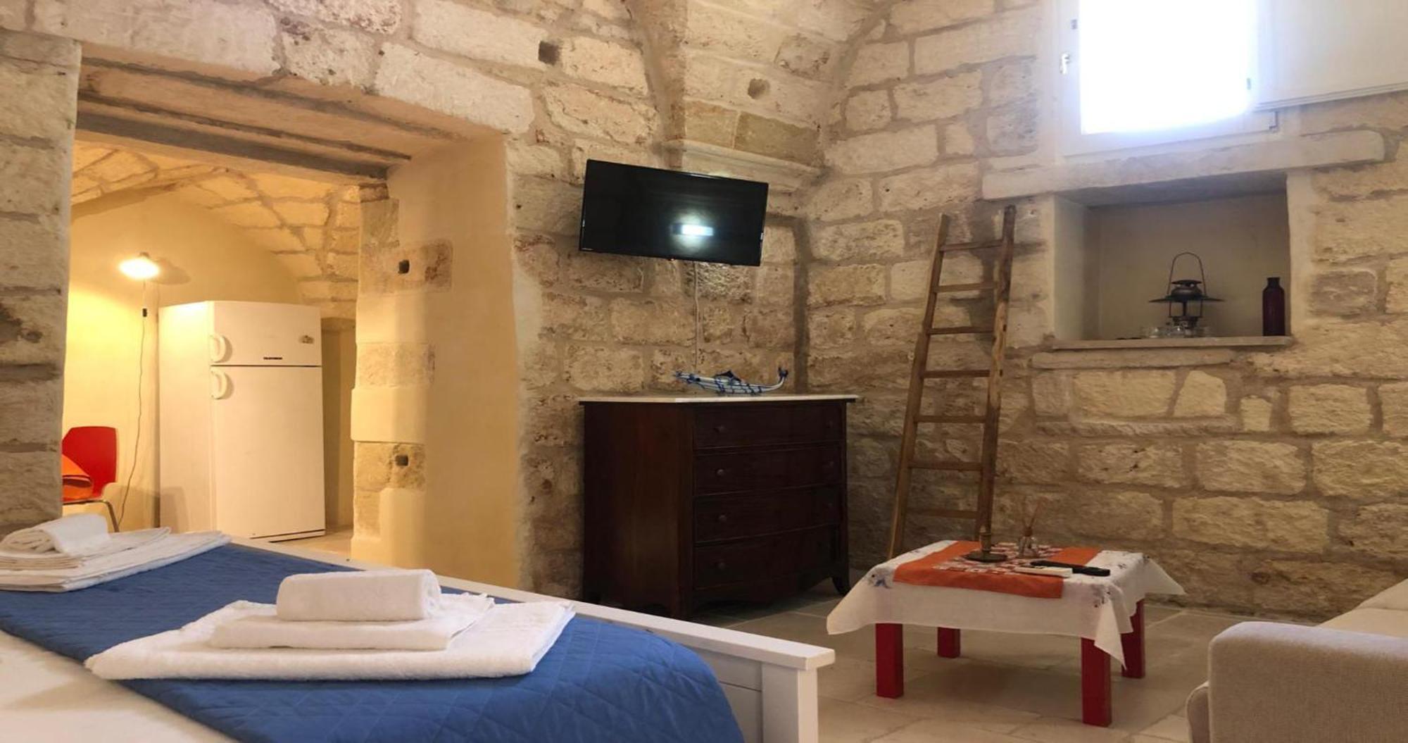 Odegos Monolocali Vico Sant'Antonio Villa การ์ปิญาโน ซาเลนติโน ภายนอก รูปภาพ