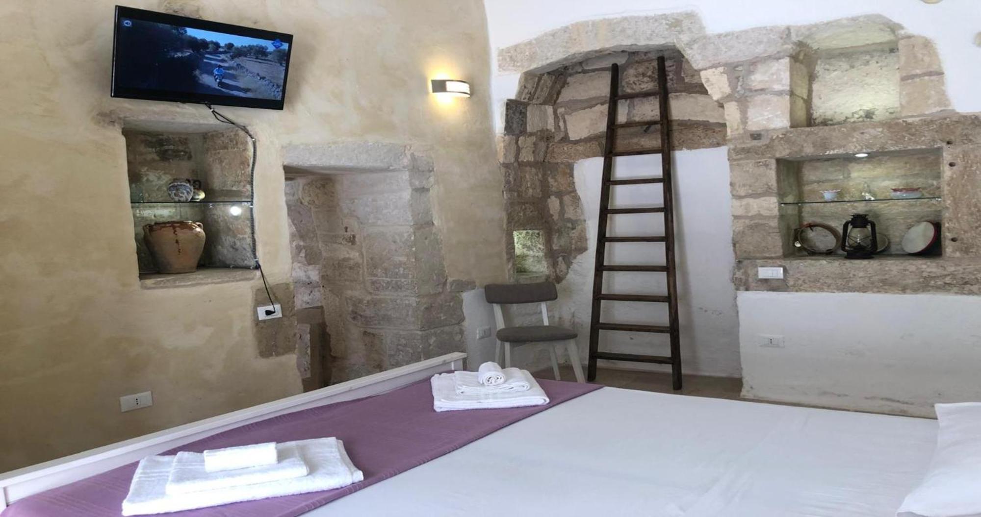 Odegos Monolocali Vico Sant'Antonio Villa การ์ปิญาโน ซาเลนติโน ภายนอก รูปภาพ